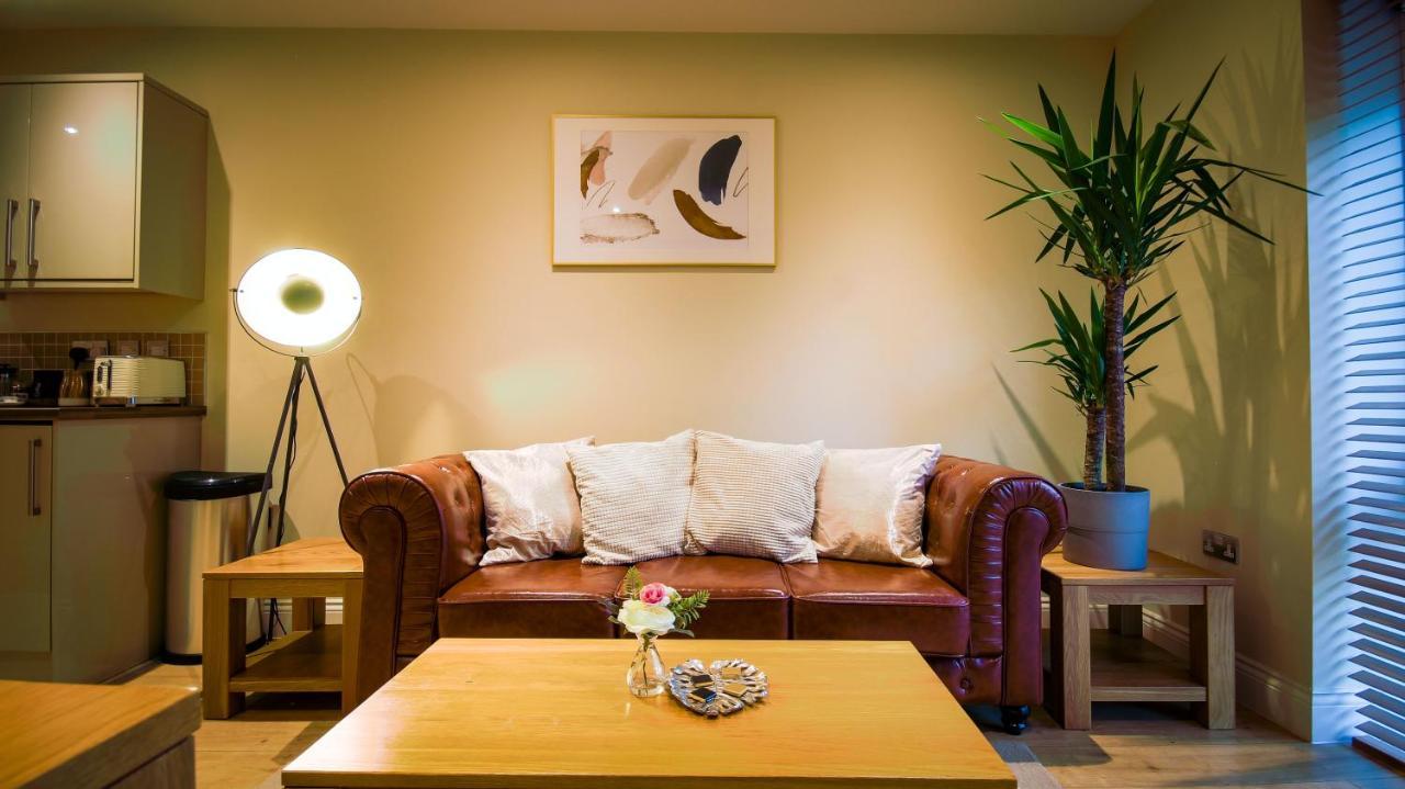 Superb City Center 1 Or 2 Bedroom Apts King Bed Southampton Kültér fotó